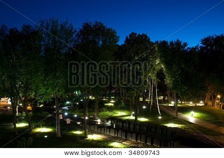 Parco con monumento monumenti alla vittima Holodomor