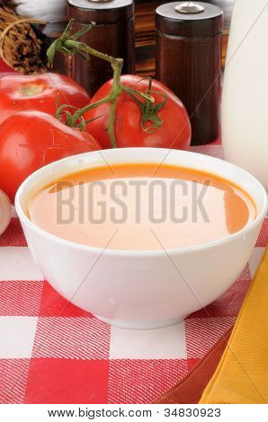 Domates çorbası malzemeler