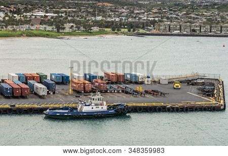 Kahului, Maui,, Hawaii, Usa. - January 13, 2020: Kalamag, A Young Bros Tugboat Docked At Pier With S