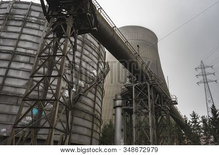 Urbex, Urban Explore, Old Abandoned Cool Tower. 25 Januari, Charleroi, Belgium