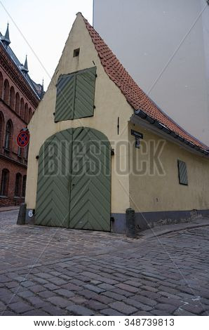 Riga, Latvia - January 1, 2016:  Old Stable Building That Has Been Converted Into A Garage In Crossr