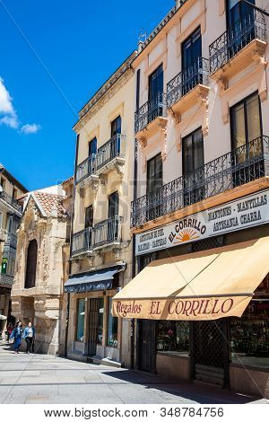 Salamanca, Spain - May, 2018: Tourists And Locals At The Famous Antique Plaza Del Corrillo Of Salama
