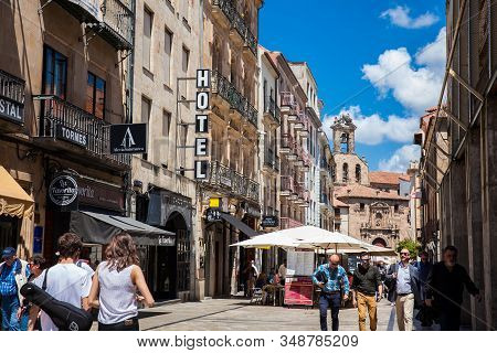 Salamanca, Spain - May, 2018: Tourists And Locals At The Famous Antique Plaza Del Corrillo Of Salama