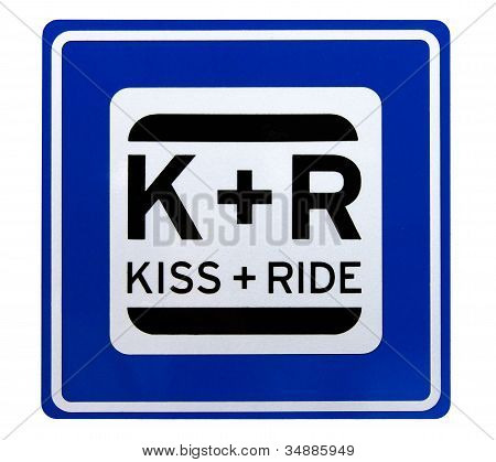 Beijo e passeio Road Sign