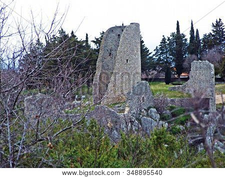 The Gradina Fortress Or Gradina Fort, Drnis - Croatia (utvrda Gradina, Kula Turnjina Ili Drniska Gra