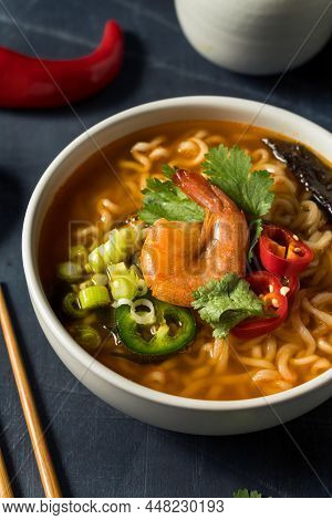Instant Spicy Seafood Ramen