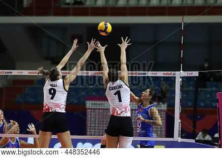 Istanbul, Turkey - September 09, 2021: Turkish Airlines Vs Aydin Buyuksehir Belediyespor Sultans Lea