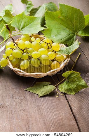 Grapes with leaves