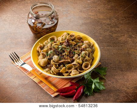 integral orecchiette with dried tomatoes