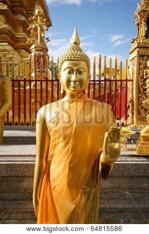 Phra That Doi Suthep A Beautiful Temple In Thailand