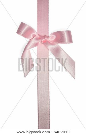 Vertikální růžovou stuhou lukem