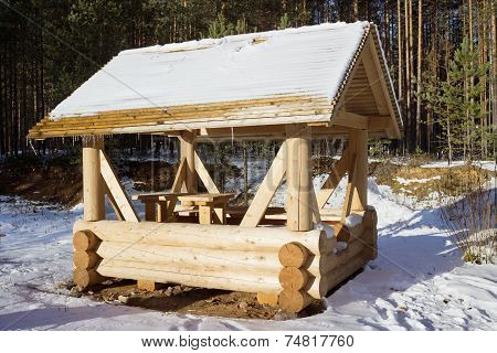 New Roadside Arbor From The Rounded Log