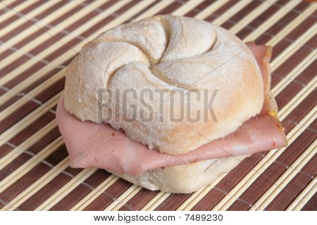 Болонья Roll