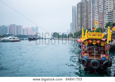 Hong Kong-march 12: Traditional Fishing Trawler In The Aberdeen Bay. Famous Floating Village