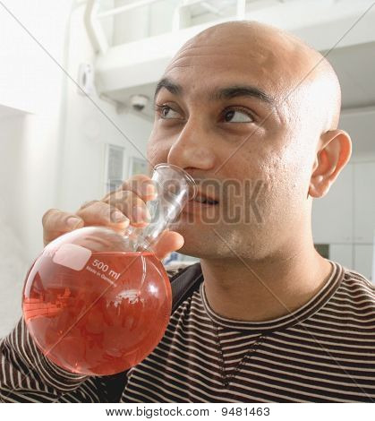 Profesor de bacinica o el químico loco
