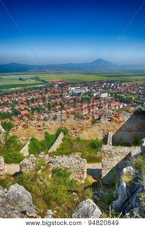 Ra?nov Citadel (romanian: Cetatea Râ?nov, German: Rosenauer Burg) Is A Historic Monument And Landmar