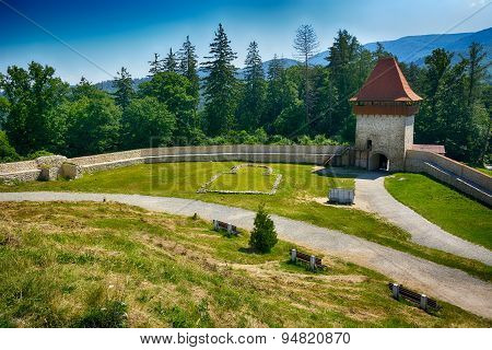Ra?nov Citadel (romanian: Cetatea Râ?nov, German: Rosenauer Burg) Is A Historic Monument And Landmar