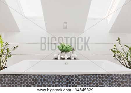 Huge Bathtub In Modern Bathroom