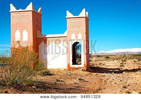 Gate   In Todra   And  Village
