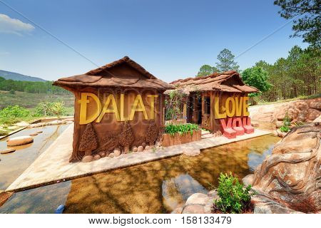 Amazing House Of Clay At The Dalat Star