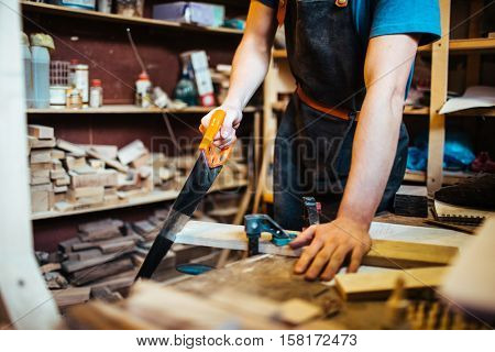 WOrking with handsaw