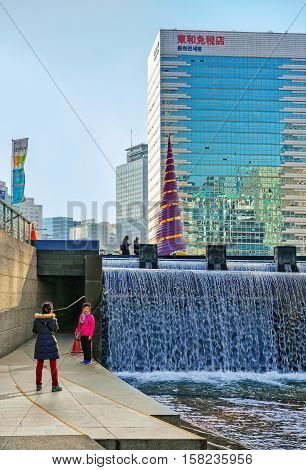 Cheonggye Stream And Public Recreation Walkway In Seoul