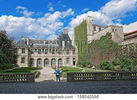 Hotel De Sully With Beautiful Garden In Paris