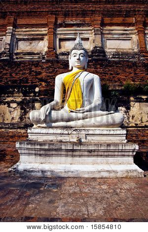 仏像寺院ワット ・ ヤイ チャイ Mongkol で