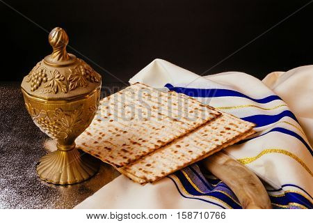 passover jewish matzoh bread holiday matzoth celebration