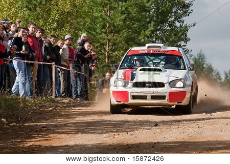 Rostov, Rusko - září 05: Uriy Volkov řídí auto Subaru Impreza během Rostov Velikiy Rusko