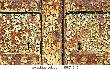 Rusty porta con serratura