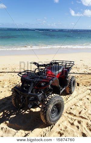 Quad am Strand