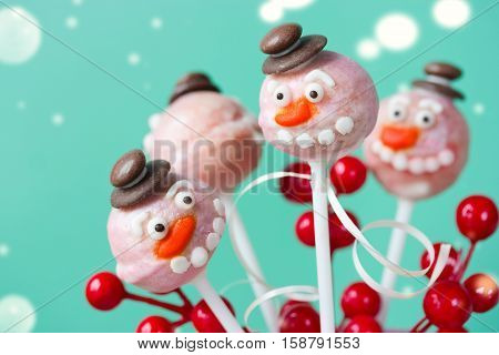 Snowman cake pops - Christmas treat for kids