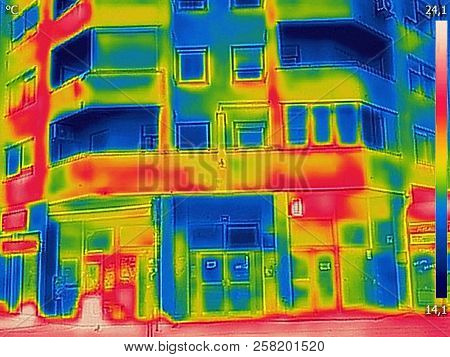 Detecting Heat Loss Outside Building Using Infrared Thermal Camera