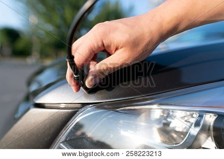 Measuring Thickness Of The Car Paint Coating