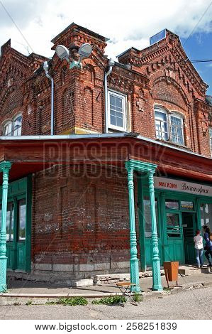 Kashin, Russia - July 20, 2017: Shopping Arcade Was Built In 1895 And Still Perform Its Main Functio
