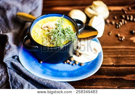 Rustic Dinner Set