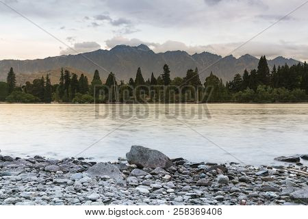 New Zealand Queentown Water Lake South Island, Natural Landscape Background