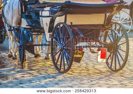 Vienna, Austria - 19.08.2018: Horse-drawn Carriage Or Fiaker, Popular Tourist Attraction, On Michael