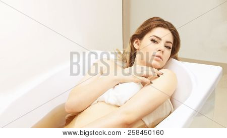 Detox Girl Bath Therapy. Pant Maral Blood Health Skincare. Organic Relax Woman Body Tub. Young Femal