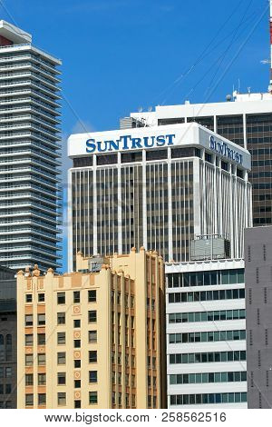 Miami, Usa - August 22, 2018: Suntrust Building And Logo In Miami, Florida. Suntrust Banks Is An Ame