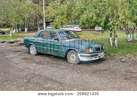 Krasnoyarsk, Russia - September 16, 2018: Volga Gaz 31029 Car Waiting For The Tow Truck For Transpor