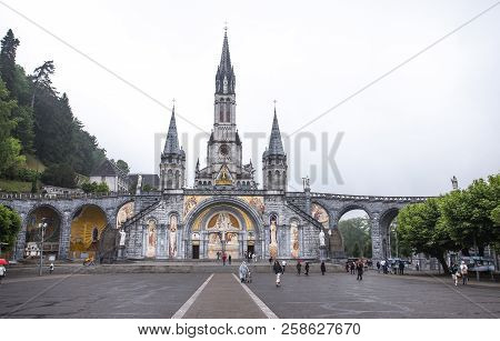 Lourdes, France - June 10, 2016: Notre Dame Du Rosaire De Lourdes (basilica Of Our Lady Of The Rosar