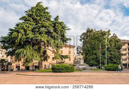 Luino, Lombardy, Italy - October 28, 2016: View Of The Risorgimento Square With A Monument To The Fa