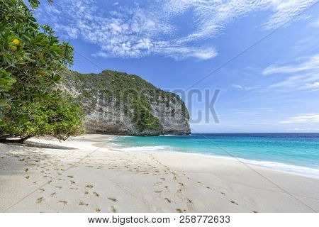 No People At Kelingking Beach On Nusa Penida In Indonesia.