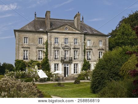 Le Chateau De La Foltiere And Jardin Botanique De Haute-bretagne