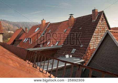 Se over tegltage i en middelalderby i Tyskland (Hannoversh Muenden)