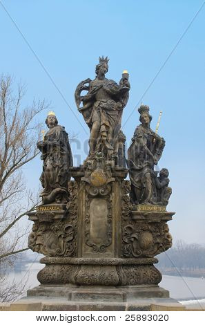 Berømte statue af St. Barbara, St. Elizabeth og St. Margaret, Karlsbroen, Prag