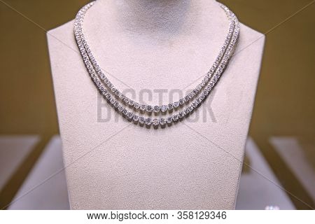 Diamond Necklace In 2 Tiers Studded With Large Real Diamonds