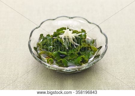 mekabu no sunomono, vinegared wakame seaweed roots salad, japanese cuisine